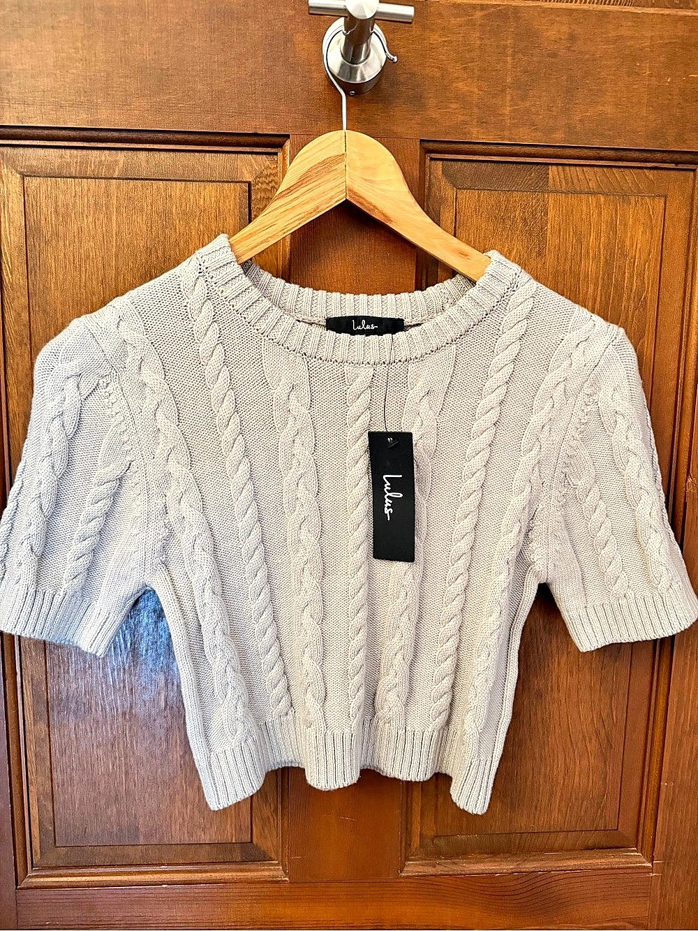 Lulus Cable Knit Short Sleeve Cropped Sweater in Cream Size Small NWT
